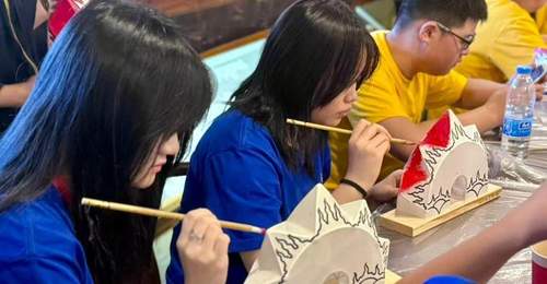 23国华裔青少年走进浙江浦江:上手试试才能不虚此行
