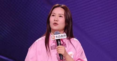 放暑假的中学生,挤满医院整形科