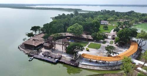 太白湖景区湖心岛游船启航,开启水上“桃花源”探秘之旅