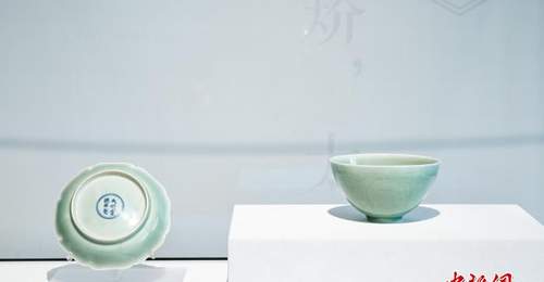 一瓷一色一世界:上海博物馆藏明清颜色釉瓷器特展与玻璃应力:流动的威尼斯狂欢在久事美术馆上演东西方美学对话