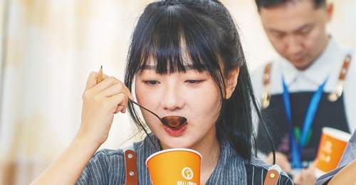 海南咖啡爱好者和从业者齐聚赛场 参与罗布斯塔豆烘焙赛事畅享多元体验