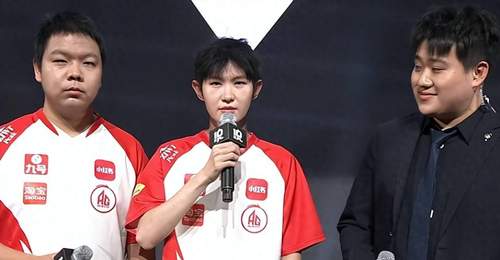 AG超玩会让二追三拿下LGD 赛场多元竞技瞬间引观众热议