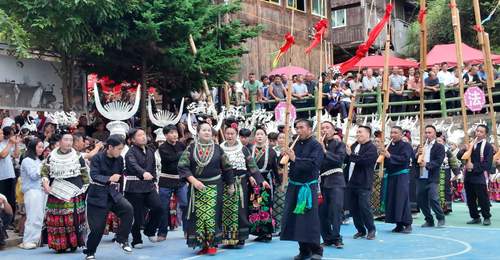 7月29日贵州台江交下村高排芦笙节启幕 邀你沉浸式体验苗寨多元活动的动人氛围