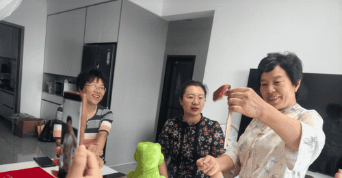 在美国生活的山东大娘刘世会受聘诸城文旅推介官 沉浸式参与活动并立志用作品讲好家乡故事