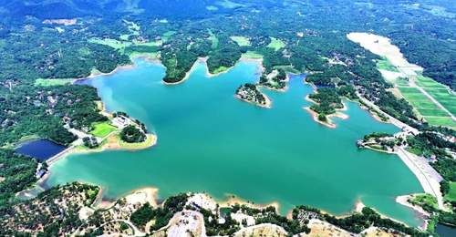 今夏长兴“撒哈拉的海”里,千人戏水玩沙享清凉,这场山野亲水派对太值得参与!