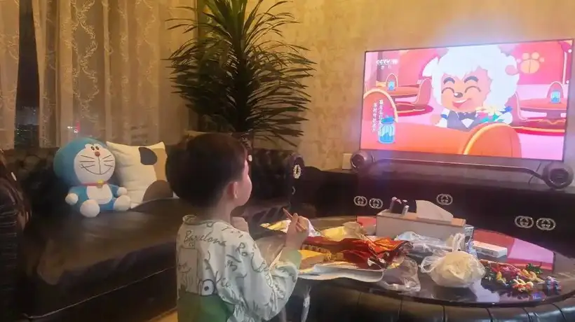 孩子多大能看电视?看看耶鲁大学的跟踪调查结果,家长们就明白了