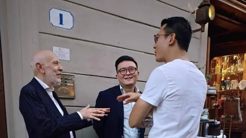 朱珠意大利街老钱风绝了:老公不是软饭男,是给那不勒斯匠人做高定的主理人