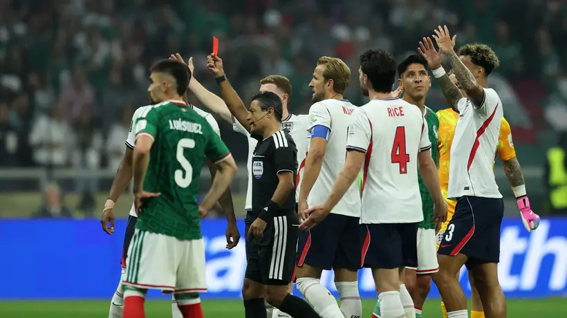 FIFA官方公告宽萨战墨西哥染红禁赛2场 无缓刑立刻执行