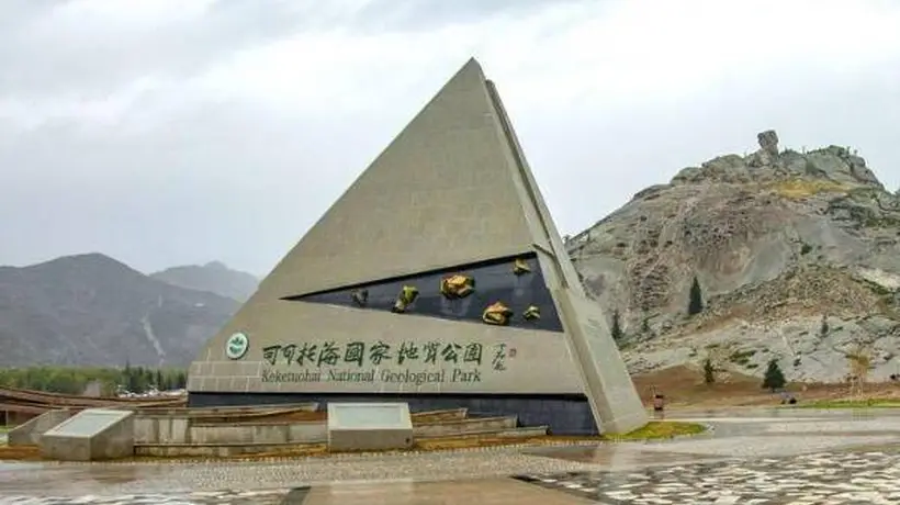 西北之北的阿尔泰山:喀纳斯、禾木、五彩滩、可可托海四季玩法与旅行全攻略