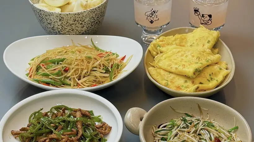 社区老食客悄悄爆料:这家常菜馆留不住老客的关键——同款菜鲜度忽高忽低,你踩过坑吗?