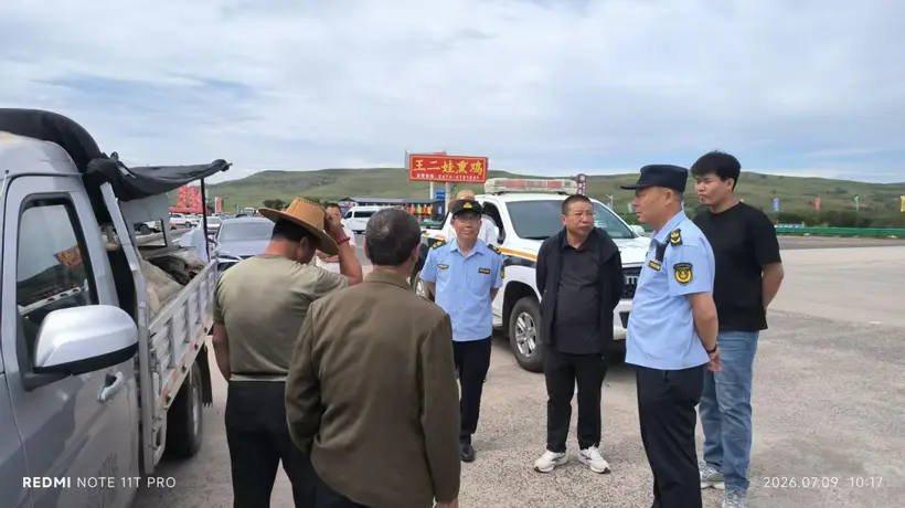 旅游市场整治 | 多部门联合巡查执法,整治熏鸡小镇路域环境