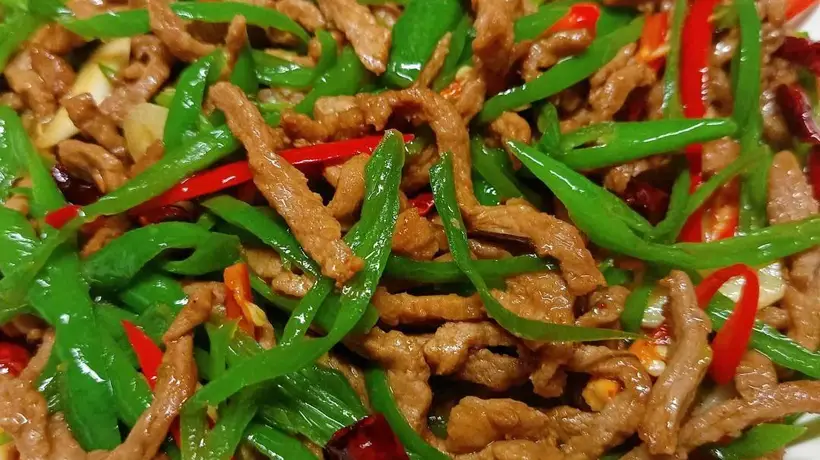 青椒肉丝也能玩出花样！试做炒肉、选辣椒、调酱料，这些参与式妙招你get了吗？
