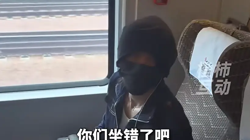 网友高铁遇艺人占座引热议 铁路核查G1043次列车全程座位无变更