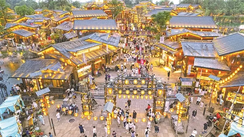 夏夜武汉江夏里老码头街区多元活动引得游人共赴活力夜时光