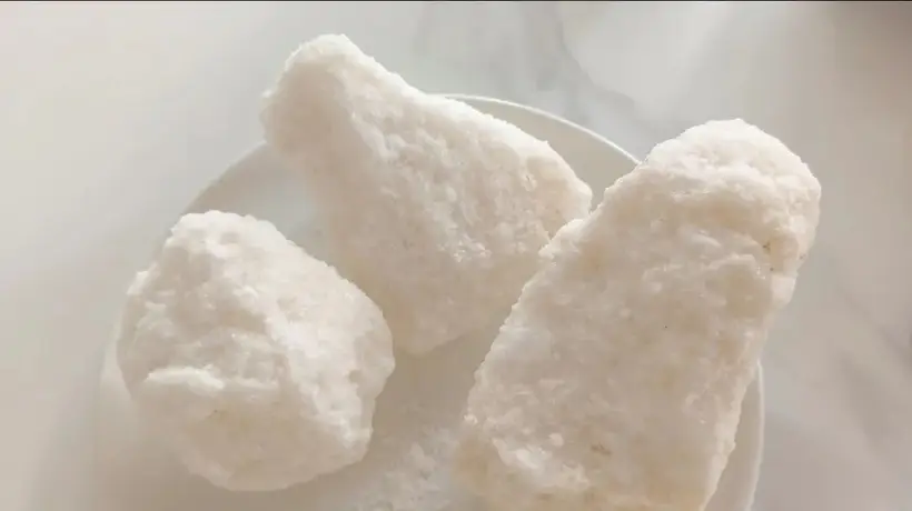 捡盐块当纪念品?察尔汗盐湖提醒:原盐含微毒别乱拿,还有这些细节要注意