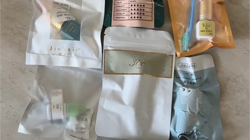 参与美睫消费的你需警惕 暗访曝光美睫胶含致癌物监管存在盲区