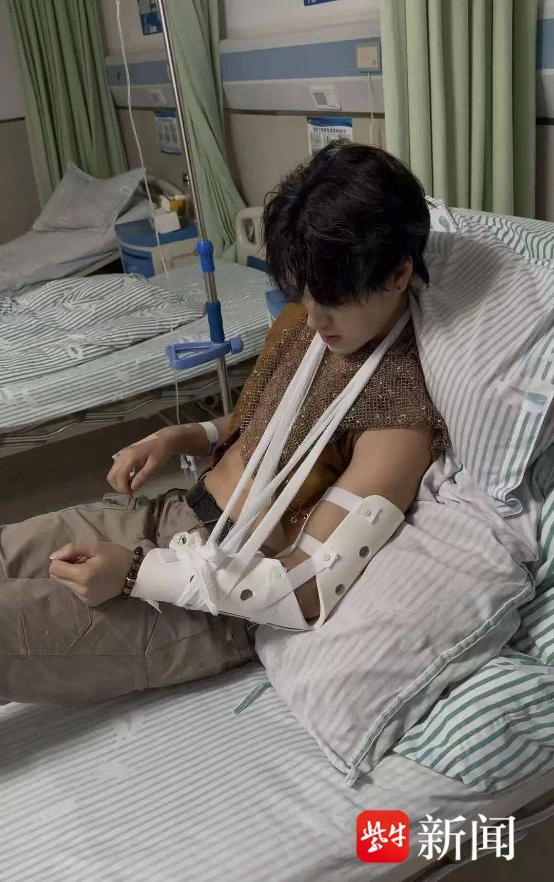 被游客掰断手腕的景区NPC系一级运动员，本人发声：游客失联，已自付1万多元医药费，公司、中介和景区未给出明确答复，准备走法律途径