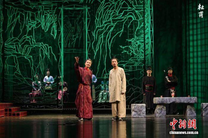 北京人艺历史大戏《杜甫》再登台